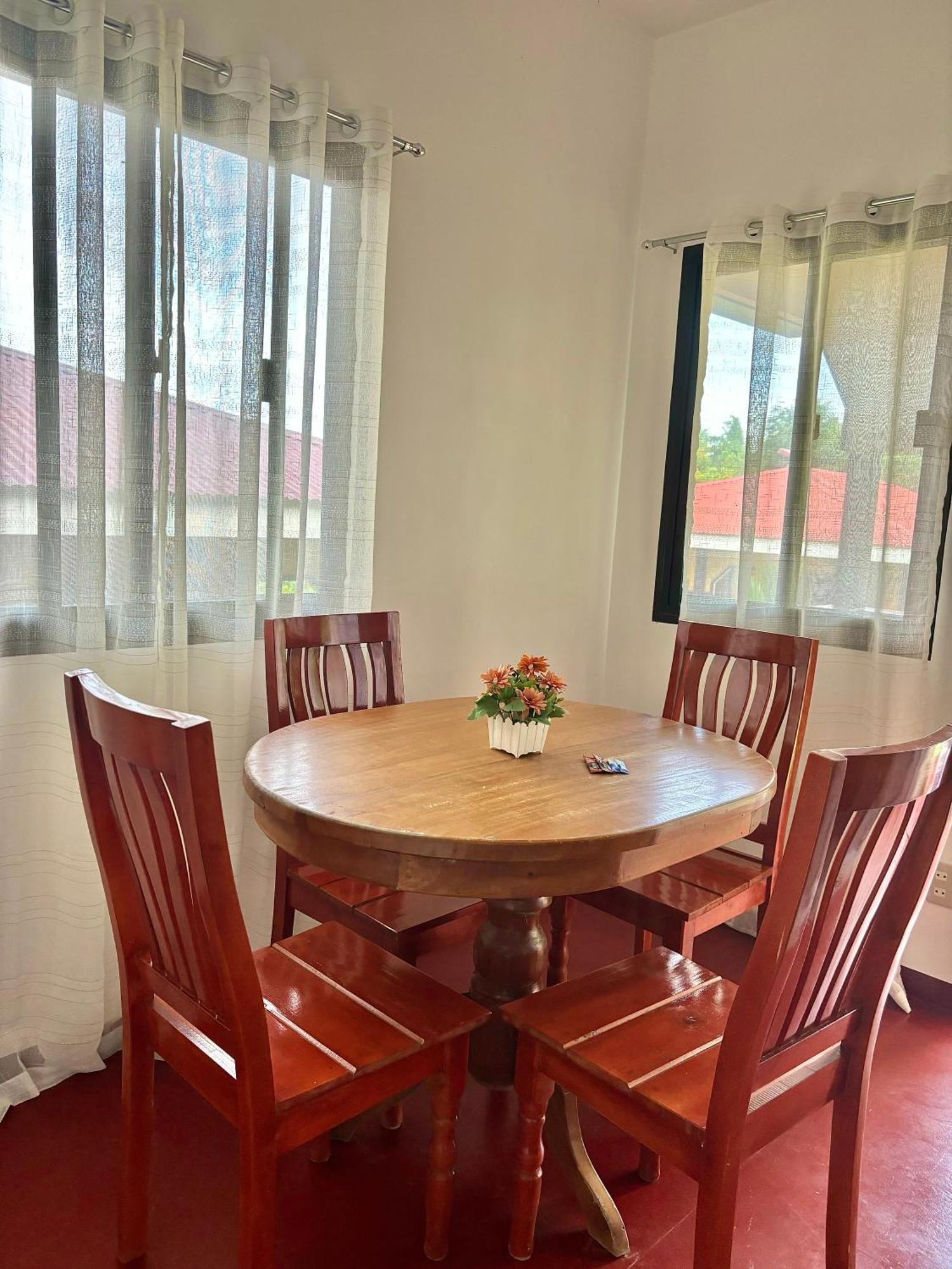 Luzville Transient House - Port Barton Itaytay المظهر الخارجي الصورة