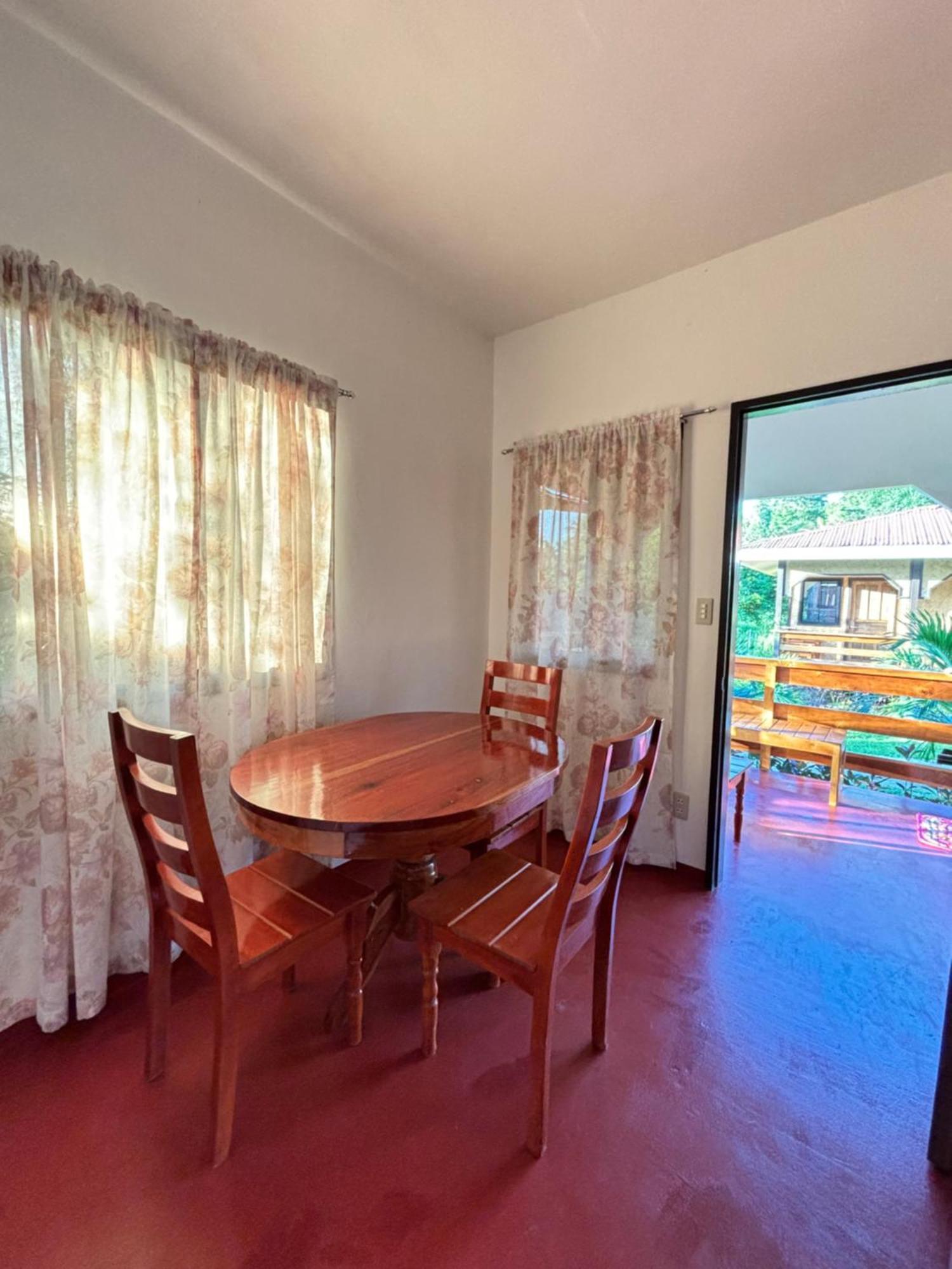 Luzville Transient House - Port Barton Itaytay المظهر الخارجي الصورة